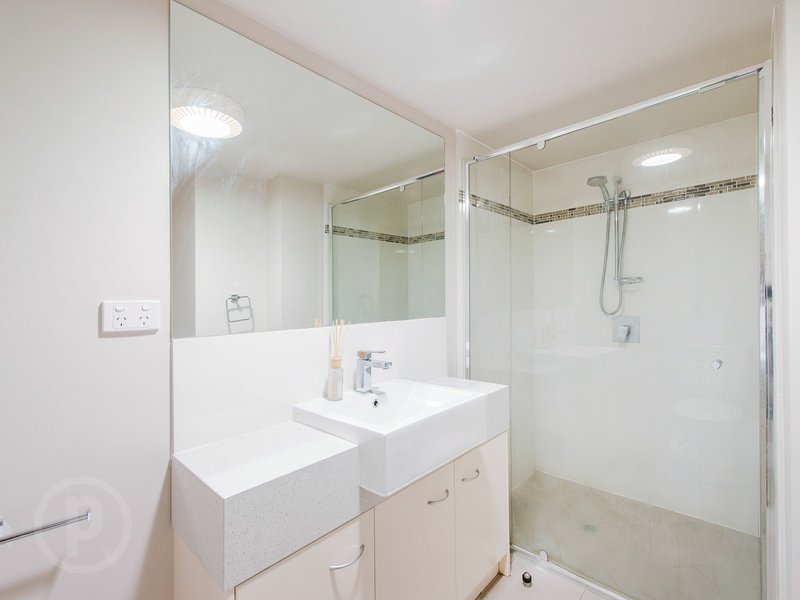 Photo - 45 Harries Rd Harries Road, Coorparoo QLD 4151 - Image 7