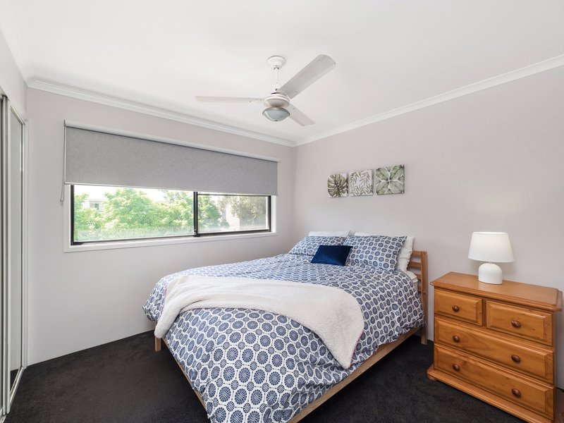 Photo - 45 Harries Road, Coorparoo QLD 4151 - Image 4