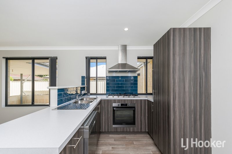 Photo - 45 Hemingway Drive, Camillo WA 6111 - Image 2