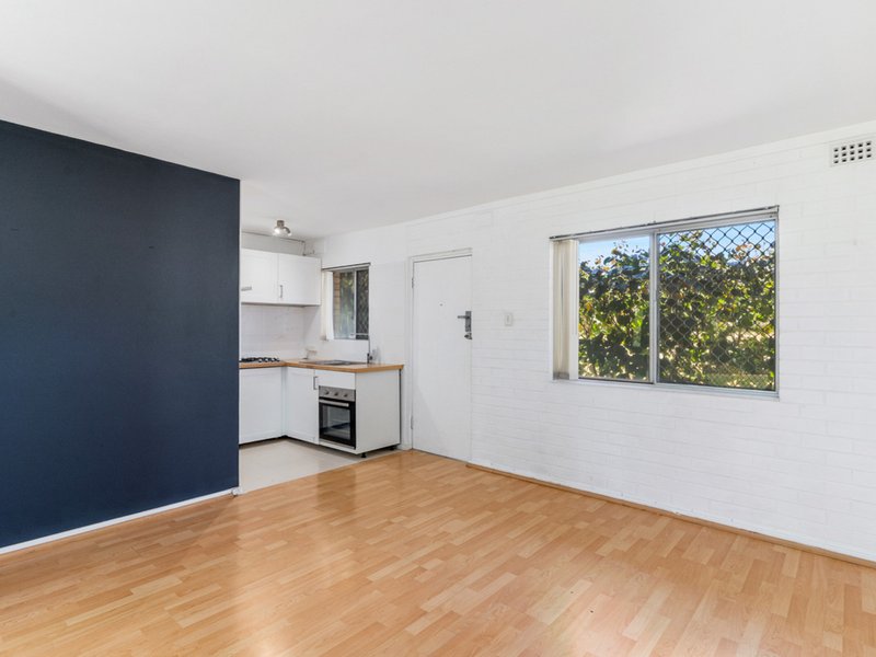 Photo - 4/5 Hillside Crescent, Maylands WA 6051 - Image 3