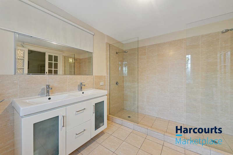 Photo - 45 Honour Avenue, Chelmer QLD 4068 - Image 8