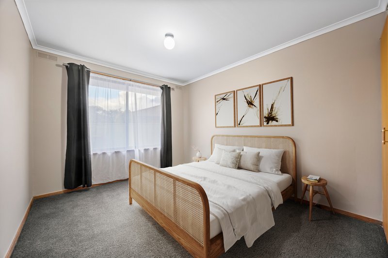 Photo - 45 Iona Drive, Sebastopol VIC 3356 - Image 12