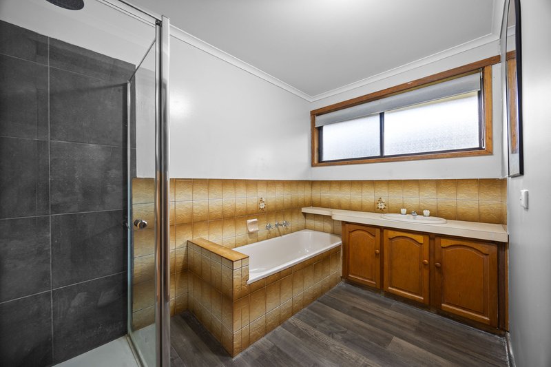 Photo - 45 Iona Drive, Sebastopol VIC 3356 - Image 13