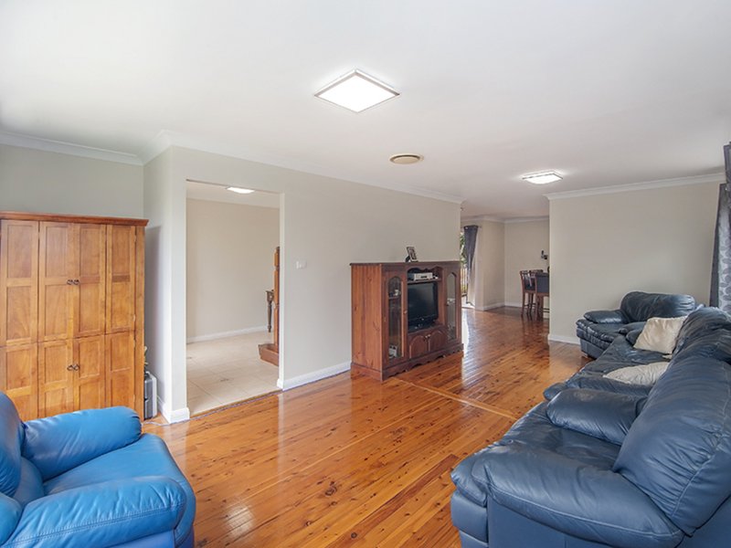 Photo - 45 Jacaranda Drive, Georges Hall NSW 2198 - Image 3