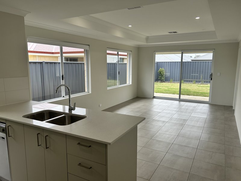 Photo - 45 Japoon Vista, Baldivis WA 6171 - Image 5