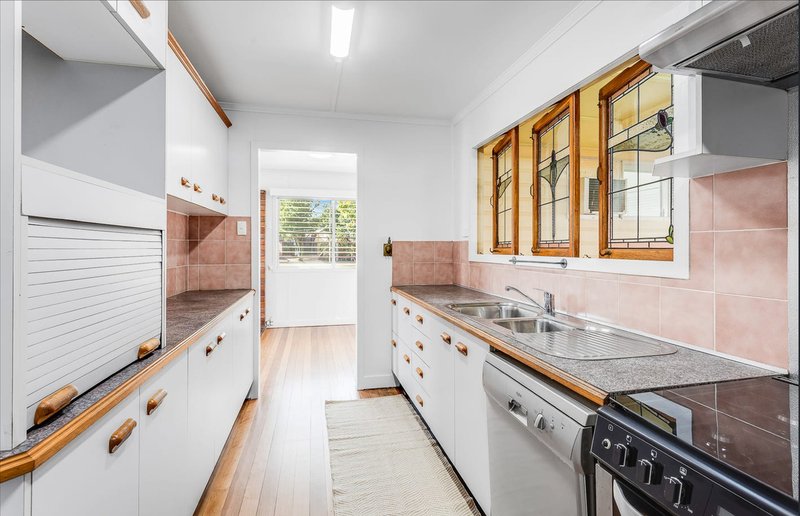 Photo - 45 Kingaroy Street, Stafford Heights QLD 4053 - Image 4