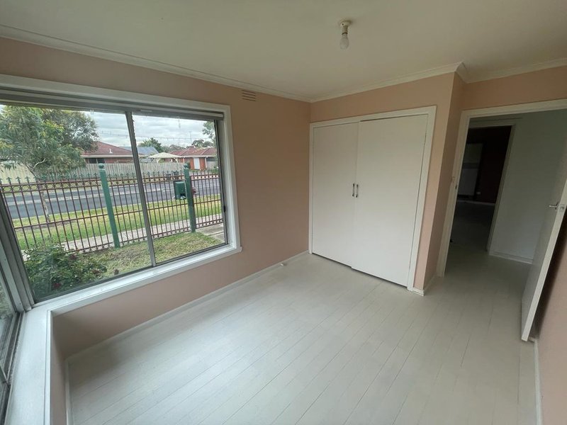 Photo - 45 Linden Street, Altona Meadows VIC 3028 - Image 5