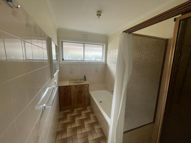 Photo - 45 Linden Street, Altona Meadows VIC 3028 - Image 11