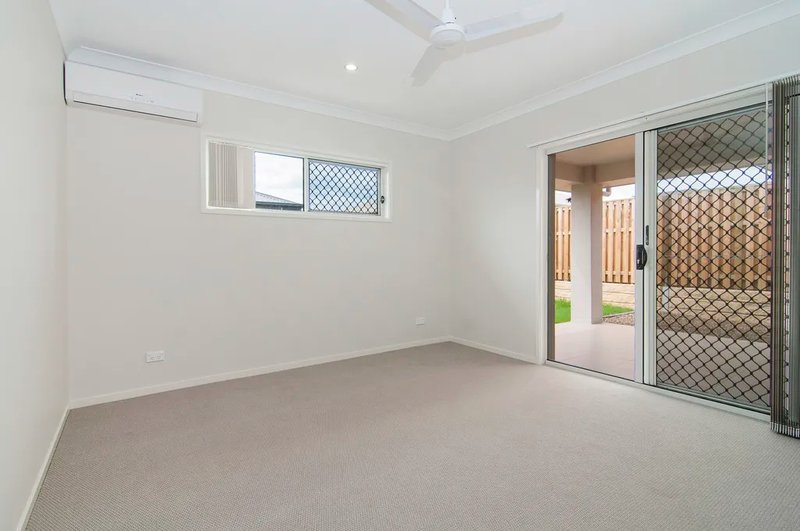 Photo - 45 Longstaff Crescent, Pimpama QLD 4209 - Image 5