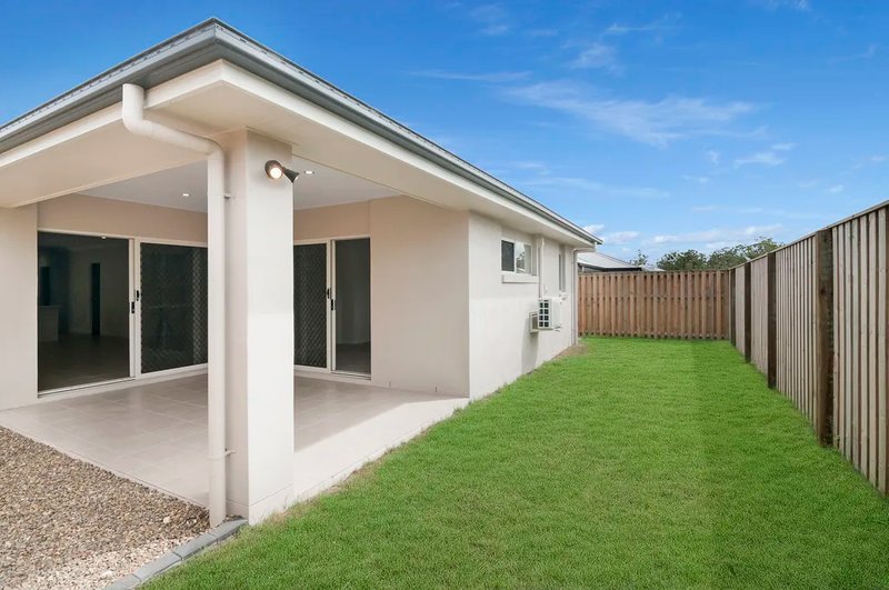 Photo - 45 Longstaff Crescent, Pimpama QLD 4209 - Image 7