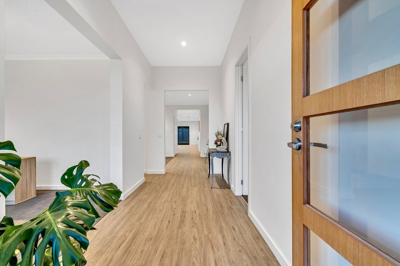 Photo - 45 Lucknow Drive, Beveridge VIC 3753 - Image 2