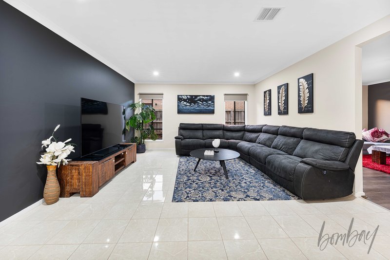 Photo - 45 Mandalay Circuit, Beveridge VIC 3753 - Image 7