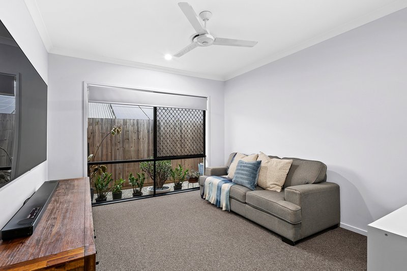 Photo - 45 Mazeppa Street, South Ripley QLD 4306 - Image 17