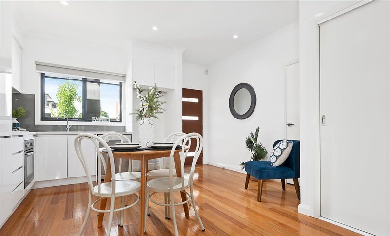 Photo - 4/5 Mcewan Road, Heidelberg Heights VIC 3081 - Image 6
