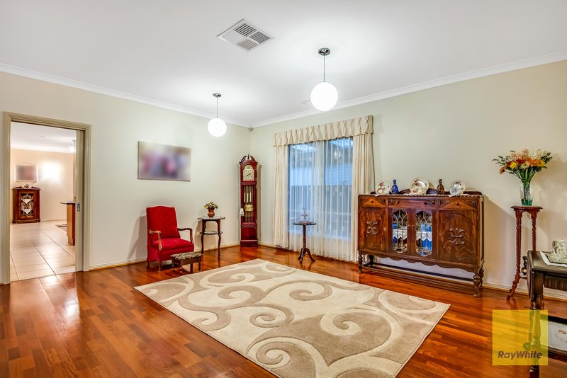 Photo - 45 Mcmahon Crescent, Tarneit VIC 3029 - Image 6