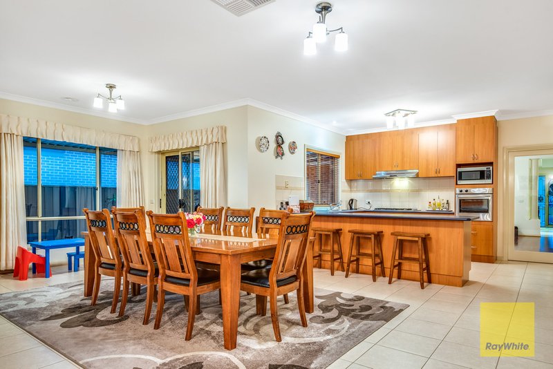 Photo - 45 Mcmahon Crescent, Tarneit VIC 3029 - Image 16