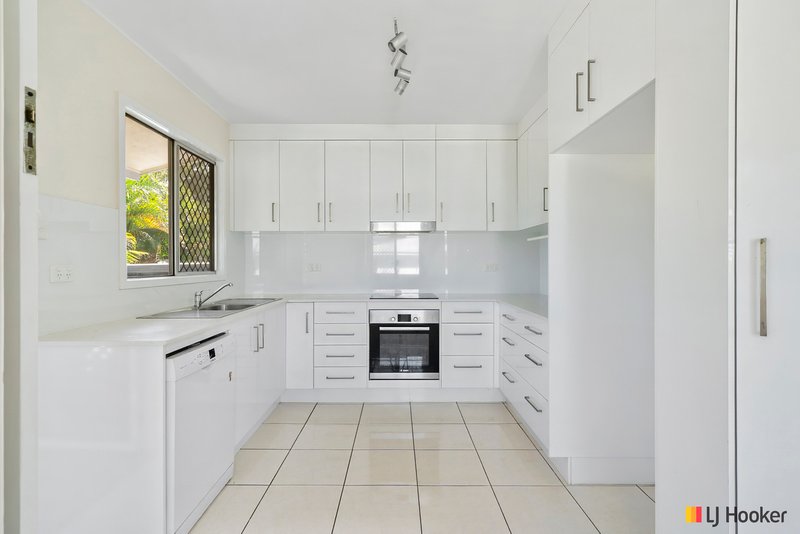 Photo - 45 Menzies Street, Park Avenue QLD 4701 - Image 4