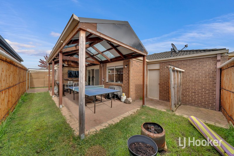 Photo - 45 Miralie Way, Cranbourne West VIC 3977 - Image 10