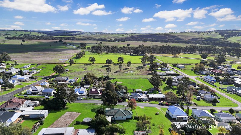 Photo - 45 Murray Street, Casterton VIC 3311 - Image 14