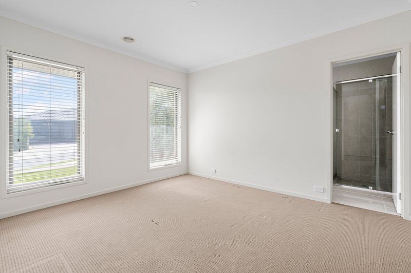 Photo - 45 Newington Parade, Mernda VIC 3754 - Image 7