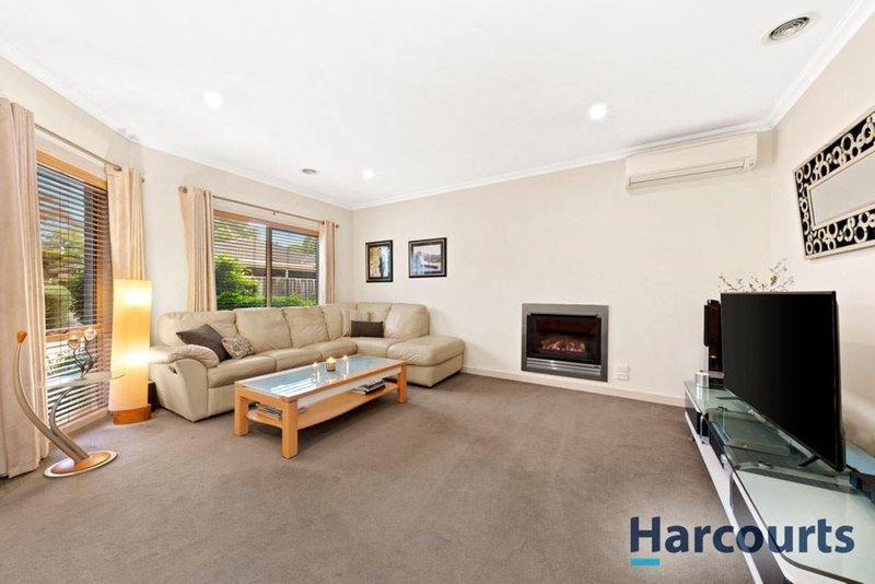 Photo - 4/5 Newman Road, Wantirna South VIC 3152 - Image 5