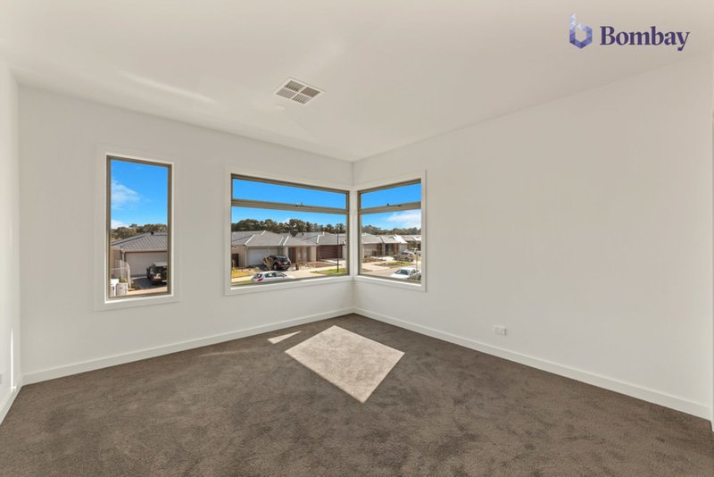 Photo - 45 Nobility Road, Craigieburn VIC 3064 - Image 4