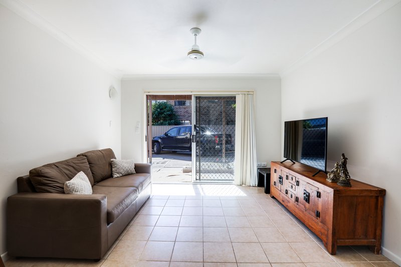 Photo - 4/5 North Street, Southport QLD 4215 - Image 4