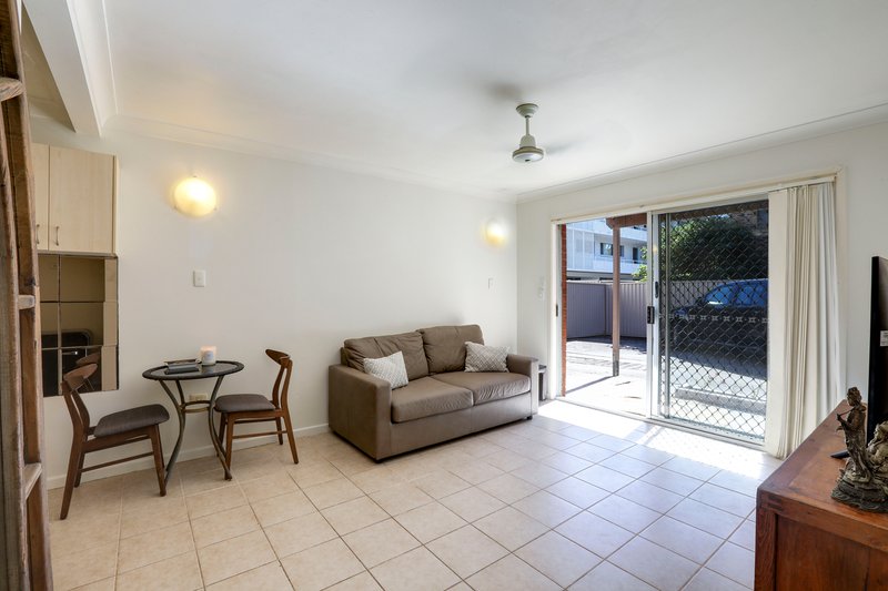 Photo - 4/5 North Street, Southport QLD 4215 - Image 8