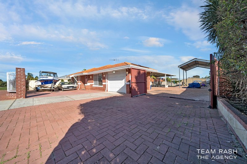 Photo - 45 Orion Way, Marangaroo WA 6064 - Image 4