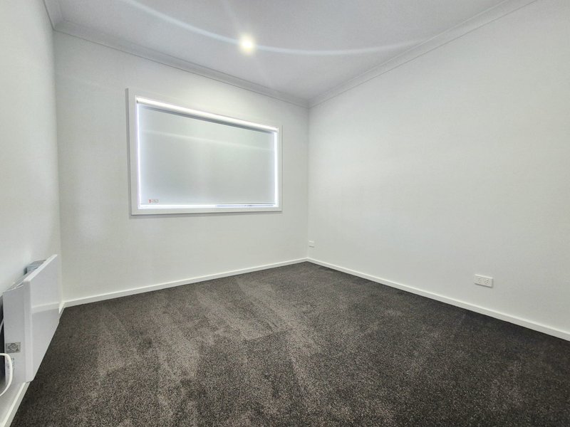 Photo - 45 Orlov Street, Aintree VIC 3336 - Image 9