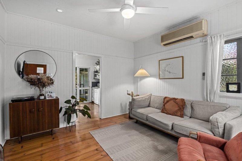 Photo - 45 Outlook Crescent, Bardon QLD 4065 - Image 4