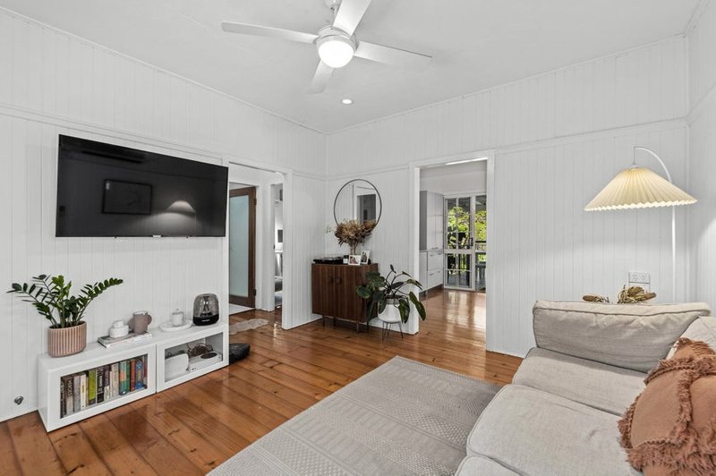 Photo - 45 Outlook Crescent, Bardon QLD 4065 - Image 5