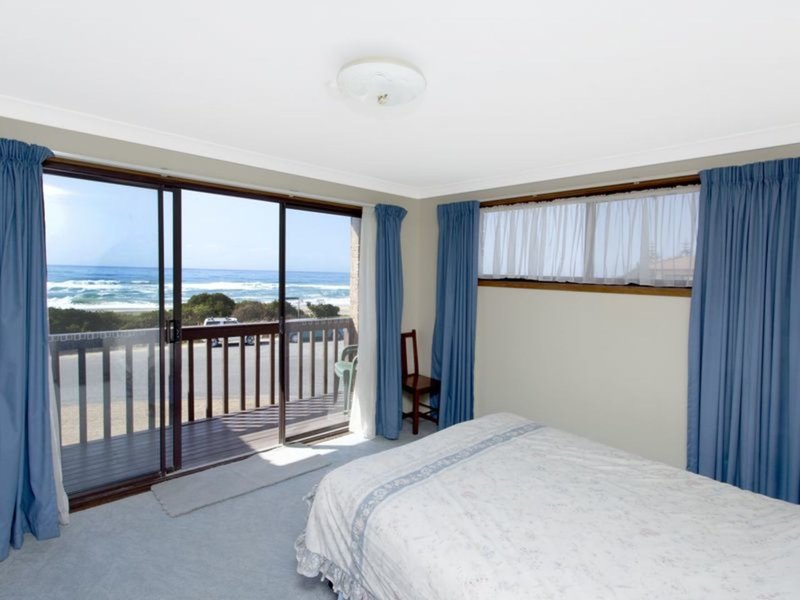 Photo - 45 Pacific Parade, Old Bar NSW 2430 - Image 4