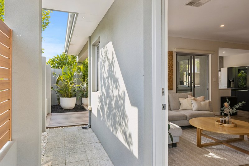 Photo - 45 Paramor Lane, Doubleview WA 6018 - Image 2