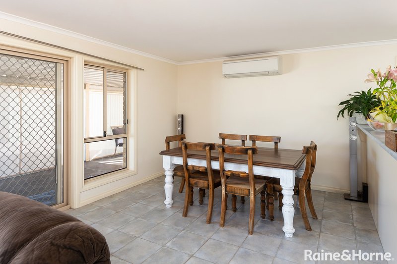 Photo - 45 Parker Avenue, Strathalbyn SA 5255 - Image 3