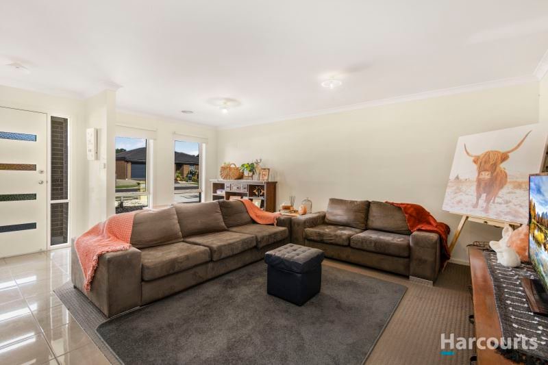 Photo - 45 Pepper Crescent, Drouin VIC 3818 - Image 2