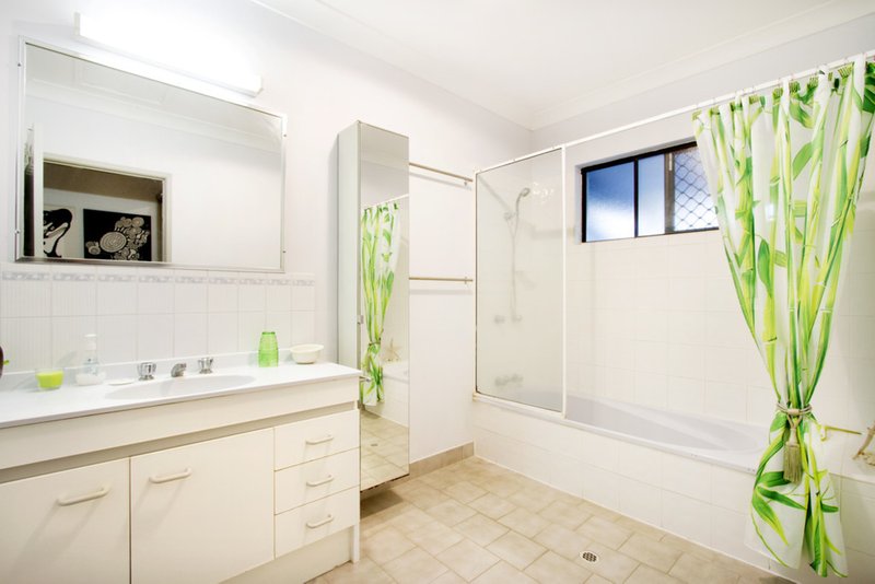 Photo - 4/5 Pleasant Drive, Cannonvale QLD 4802 - Image 10