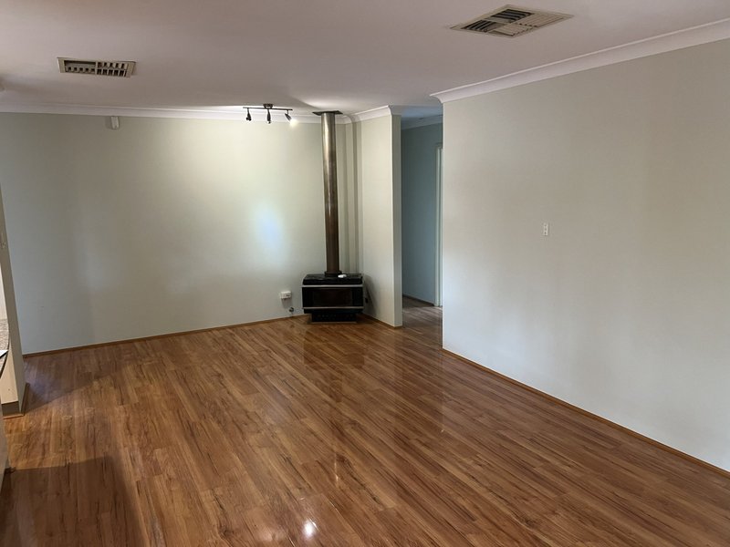 Photo - 45 Prendwick Way, Willetton WA 6155 - Image 3