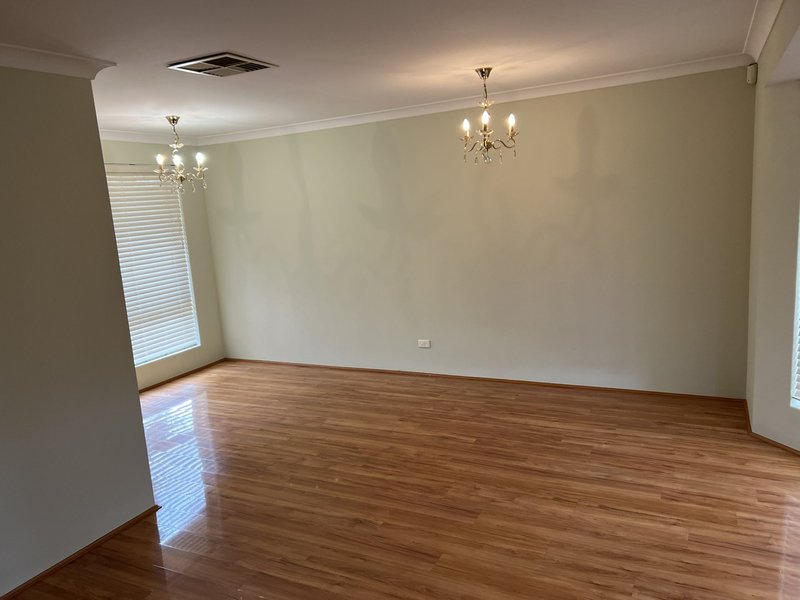 Photo - 45 Prendwick Way, Willetton WA 6155 - Image 4