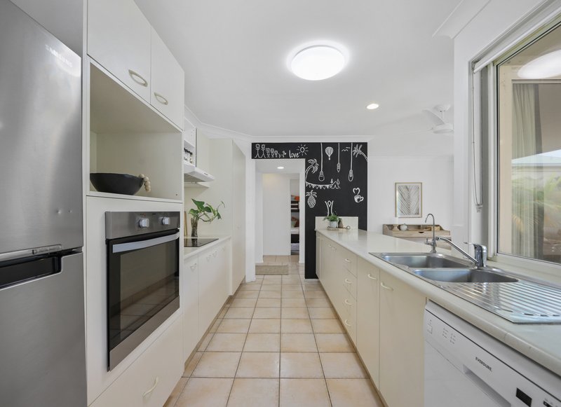 Photo - 45 Rainbird Close, Burleigh Waters QLD 4220 - Image 11