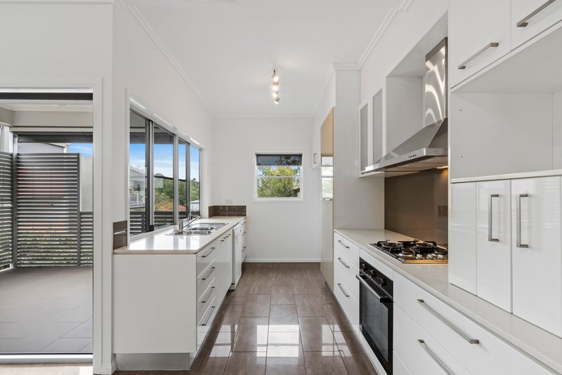 Photo - 4/5 Redarc Street, Fairfield QLD 4103 - Image 5