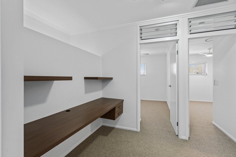 Photo - 4/5 Redarc Street, Fairfield QLD 4103 - Image 6