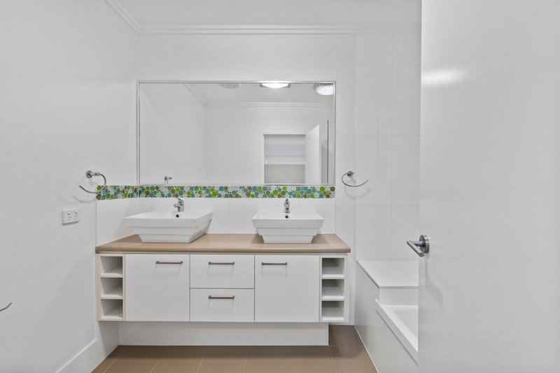 Photo - 4/5 Redarc Street, Fairfield QLD 4103 - Image 10