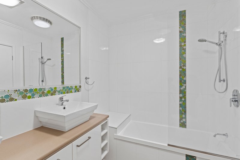 Photo - 4/5 Redarc Street, Fairfield QLD 4103 - Image 11