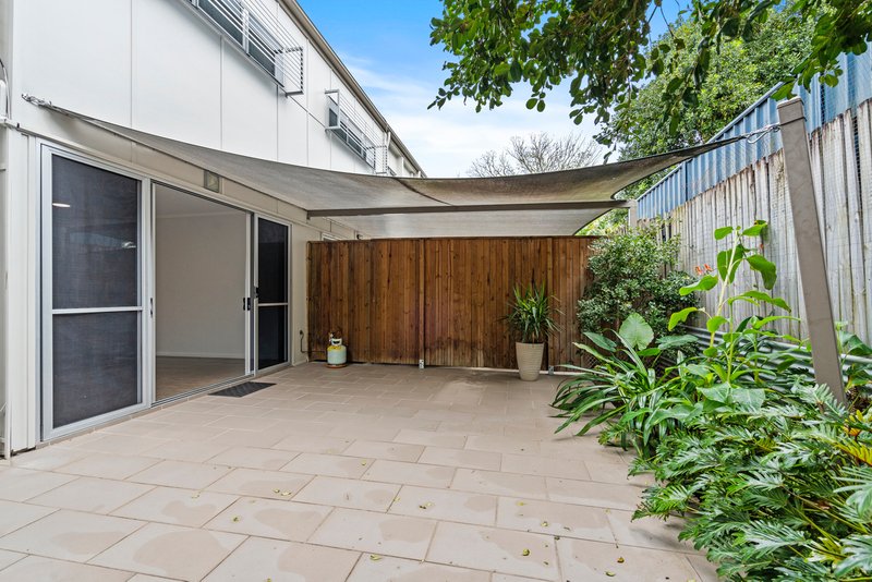 Photo - 4/5 Redarc Street, Fairfield QLD 4103 - Image 14