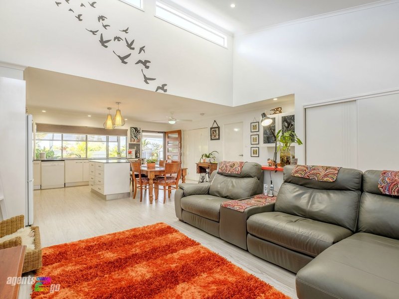 Photo - 4/5 Rose Road, Southside QLD 4570 - Image 3