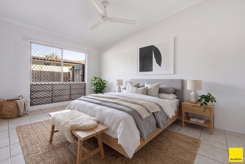 Photo - 4/5 Sandown Close, Woree QLD 4868 - Image 7