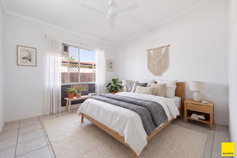 Photo - 4/5 Sandown Close, Woree QLD 4868 - Image 8