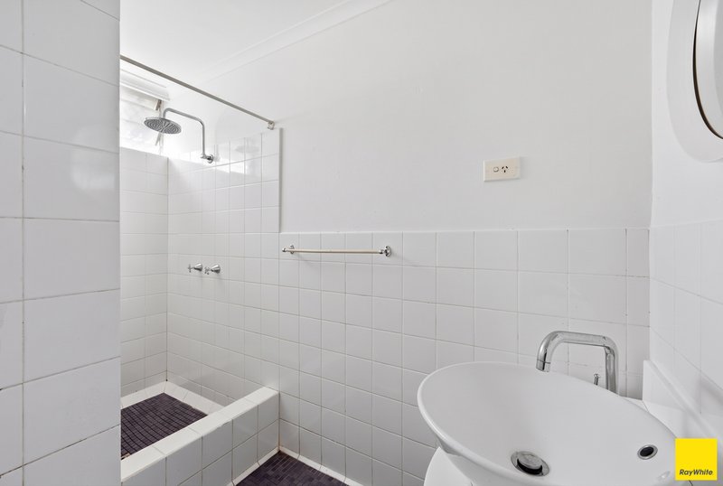 Photo - 4/5 Sandown Close, Woree QLD 4868 - Image 9