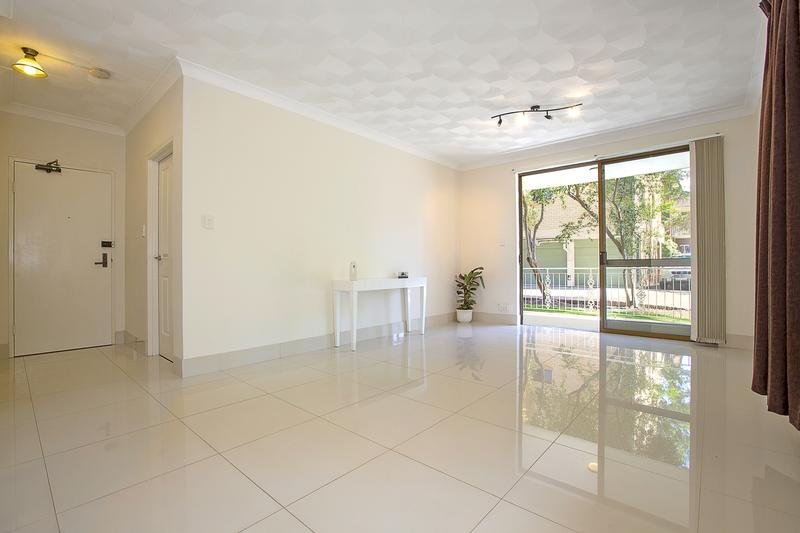 Photo - 4/5 Santley Crescent, Kingswood NSW 2747 - Image 3